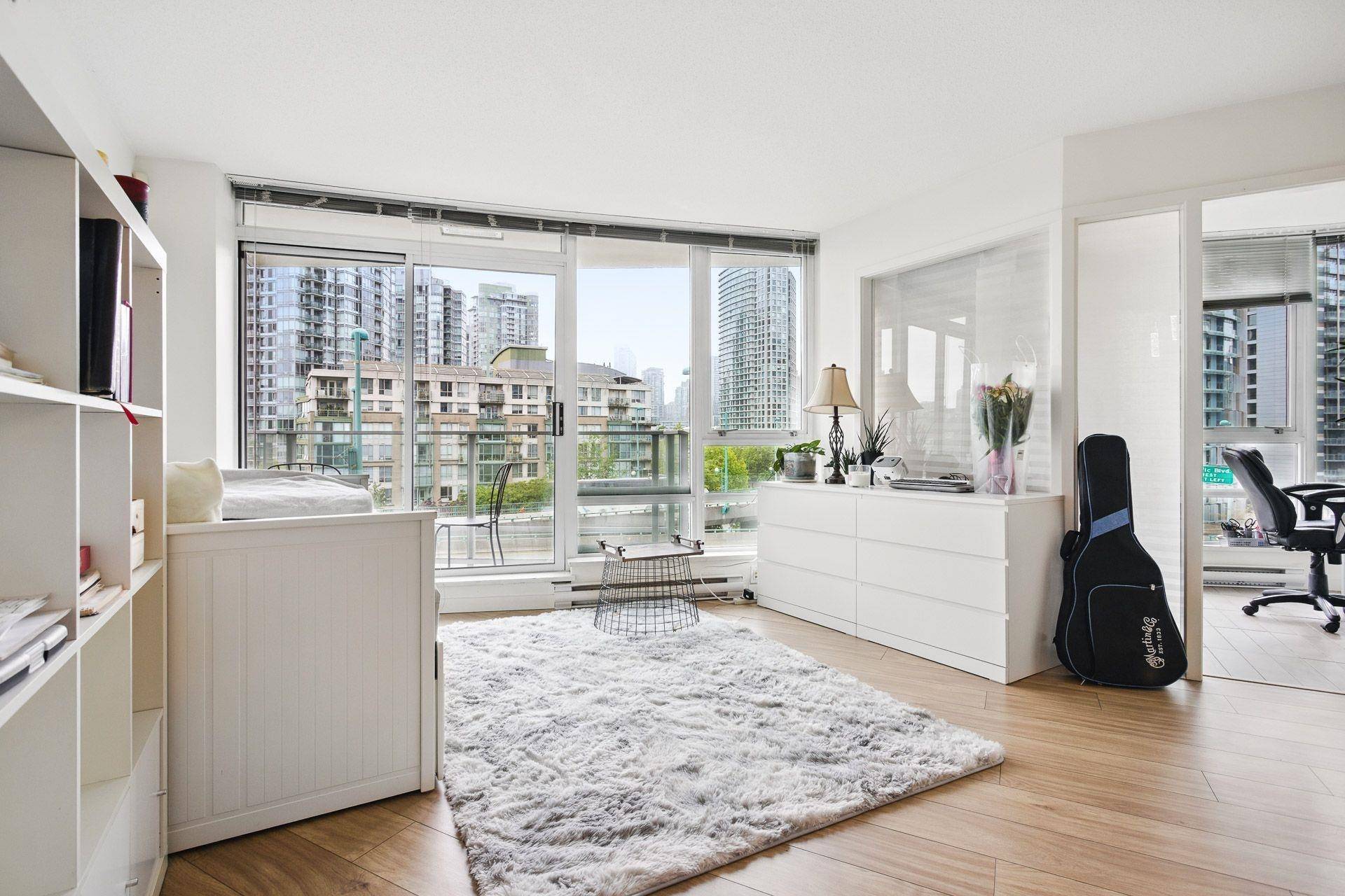 Vancouver, BC V6B 0C3,980 Cooperage WAY #803