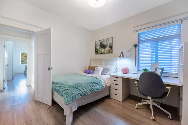 Vancouver, BC V6M 2H8,2085 W 45th AVE