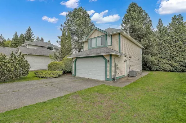 Surrey, BC V3R 9X5,10668 155a ST