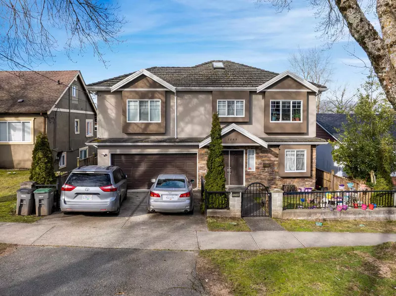2249 E 24th AVE, Vancouver, BC V5N 2V3