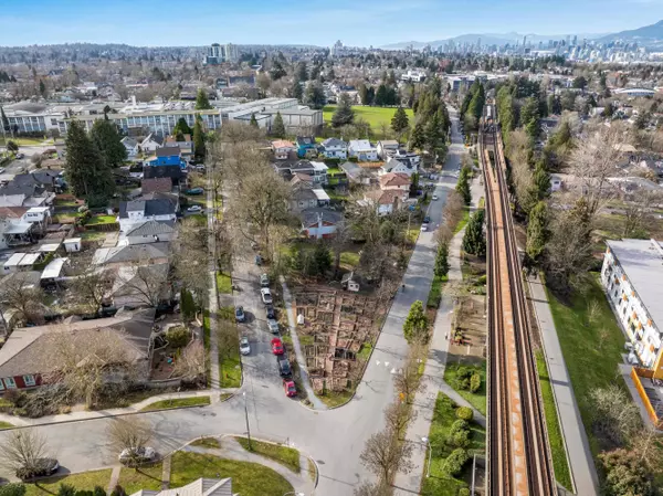 Vancouver, BC V5N 2V3,2249 E 24th AVE