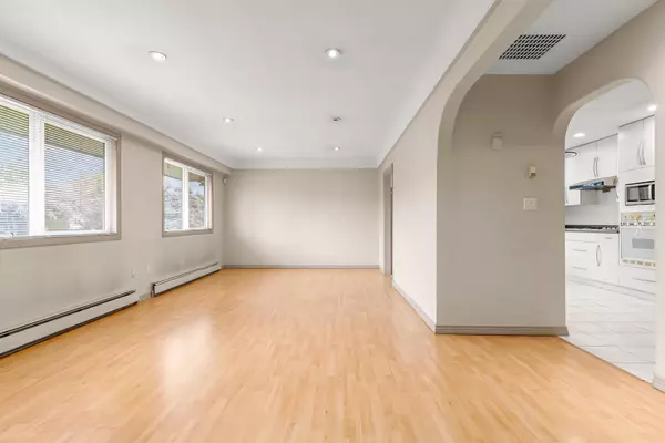 Richmond, BC V7A 1B6,7440 Belair DR