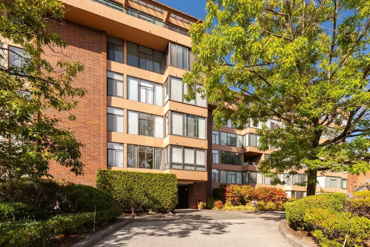 Vancouver, BC V6L 3B4,2101 Mcmullen AVE #510