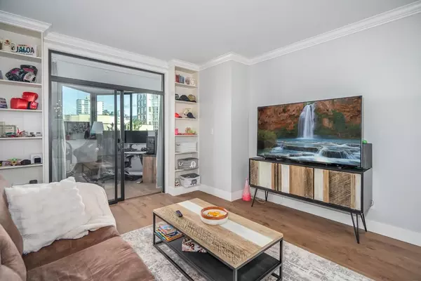 909 Burrard ST #801, Vancouver, BC V6Z 2N2