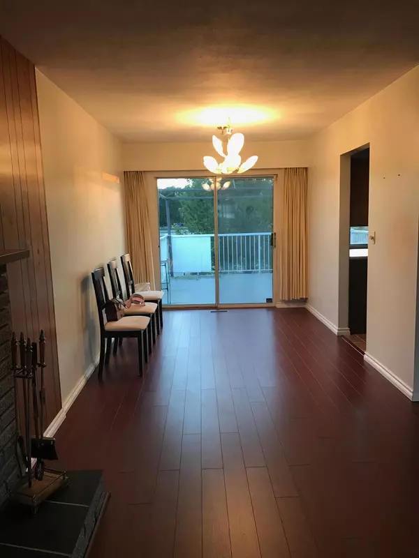 Richmond, BC V7A 2P6,10271 Rosedene CRES
