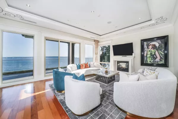 West Vancouver, BC V7V 1G1,3008 Procter AVE