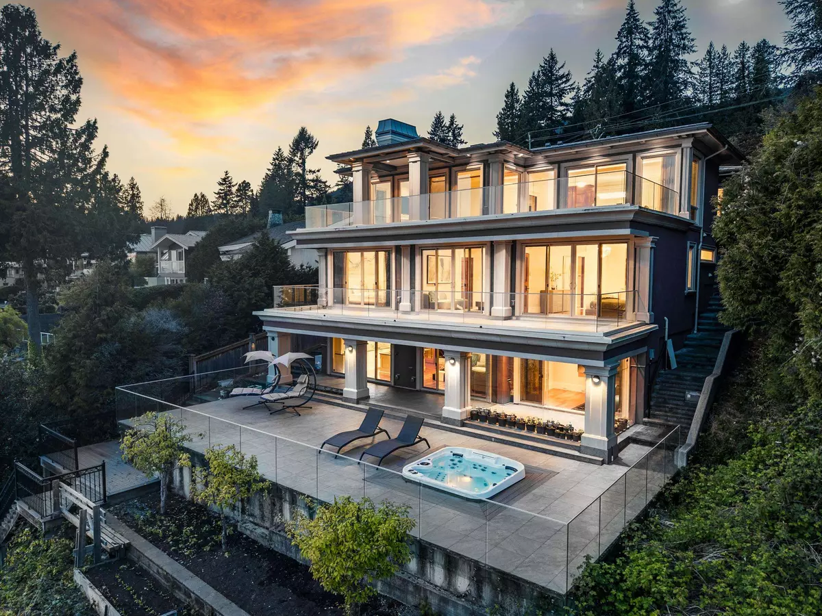 West Vancouver, BC V7V 1G1,3008 Procter AVE