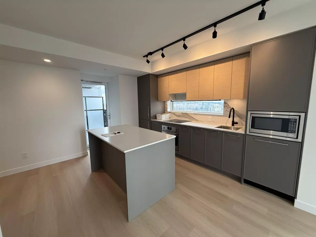 Surrey, BC V3T 4Y3,13725 George Junction #2210