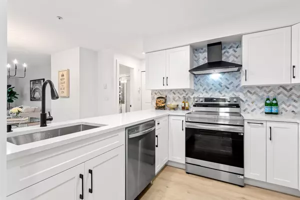 1570 Prairie AVE #203, Port Coquitlam, BC V3B 1T4