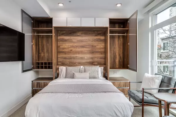 Vancouver, BC V6E 1H1,1170 Barclay Street #201