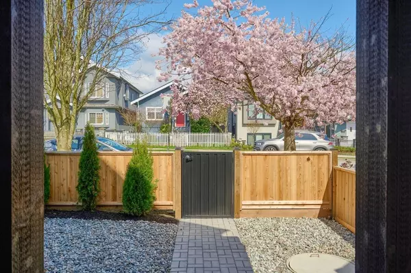 Vancouver, BC V5K 2G5,2838 Turner ST #1