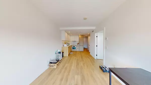 Surrey, BC V3T 1N7,13685 102 AVE #2306