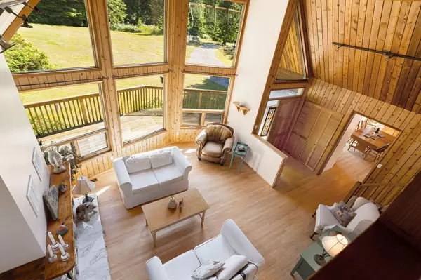Bowen Island, BC V0N 1G2,1532 Adams RD