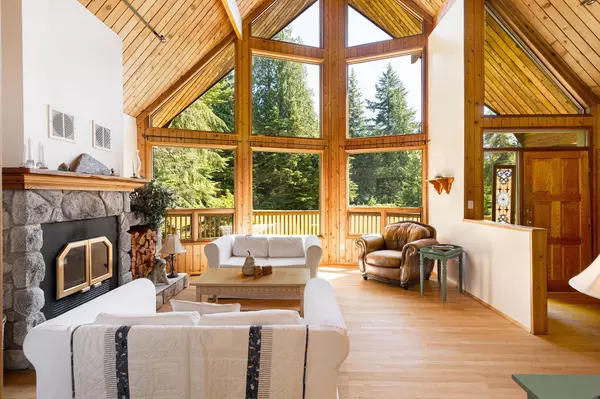 1532 Adams RD Bowen Island, BC V0N 1G2