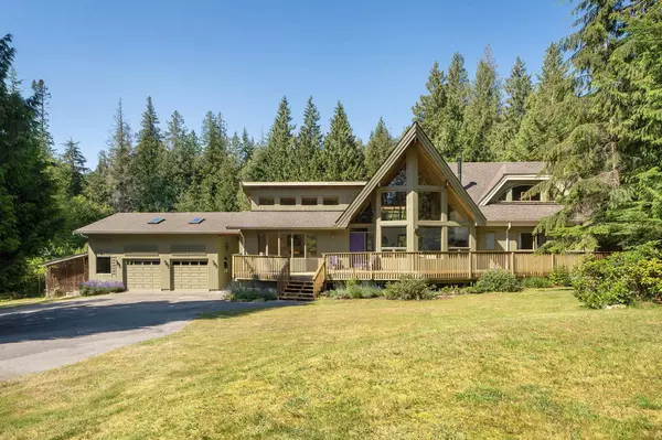 1532 Adams RD, Bowen Island, BC V0N 1G2
