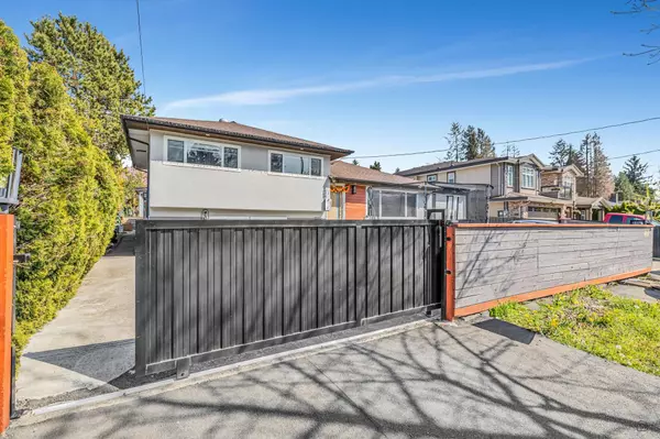 Surrey, BC V3V 5E9,10356 126 ST