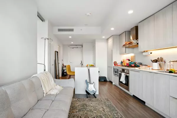 Burnaby, BC V5C 0M2,2351 Beta AVE #1203