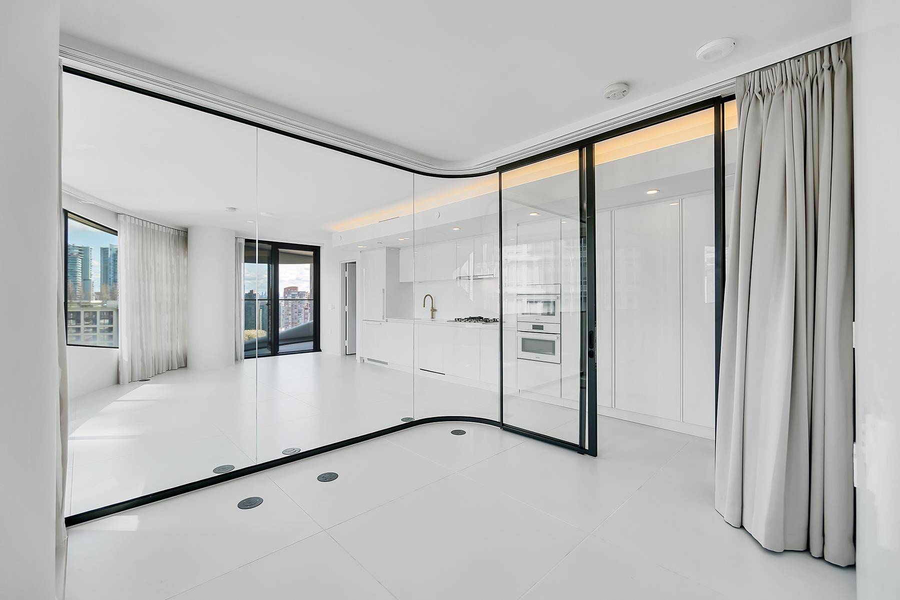 1033 Nelson ST #2008 Vancouver, BC V6E 0E5