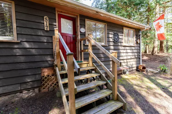 517 Abbott RD Mayne Island, BC V0N 2J1