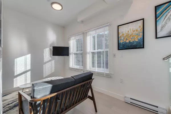 Vancouver, BC V6G 1G2,1431 Haro Street #TH202