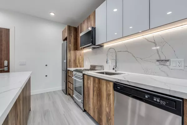 Vancouver, BC V6E 1L4,1168 Pendrell Street #302