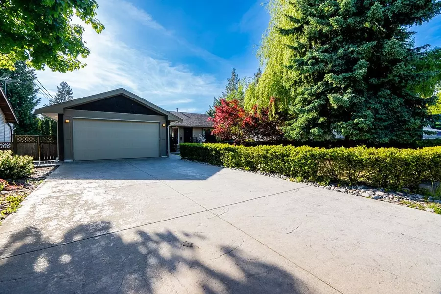 5845 182 ST, Surrey, BC V3S 4T4