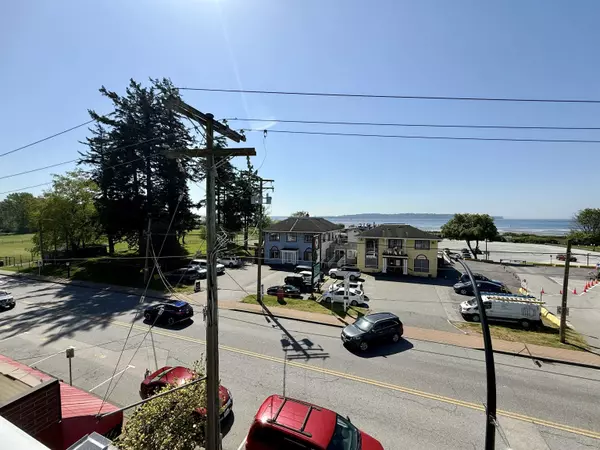 White Rock, BC V4B 1E5,15777 Marine DR #311