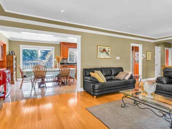 Burnaby, BC V5A 2E2,8136 Government RD