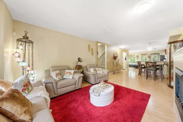 Surrey, BC V3W 1X1,12711 64 AVE #61