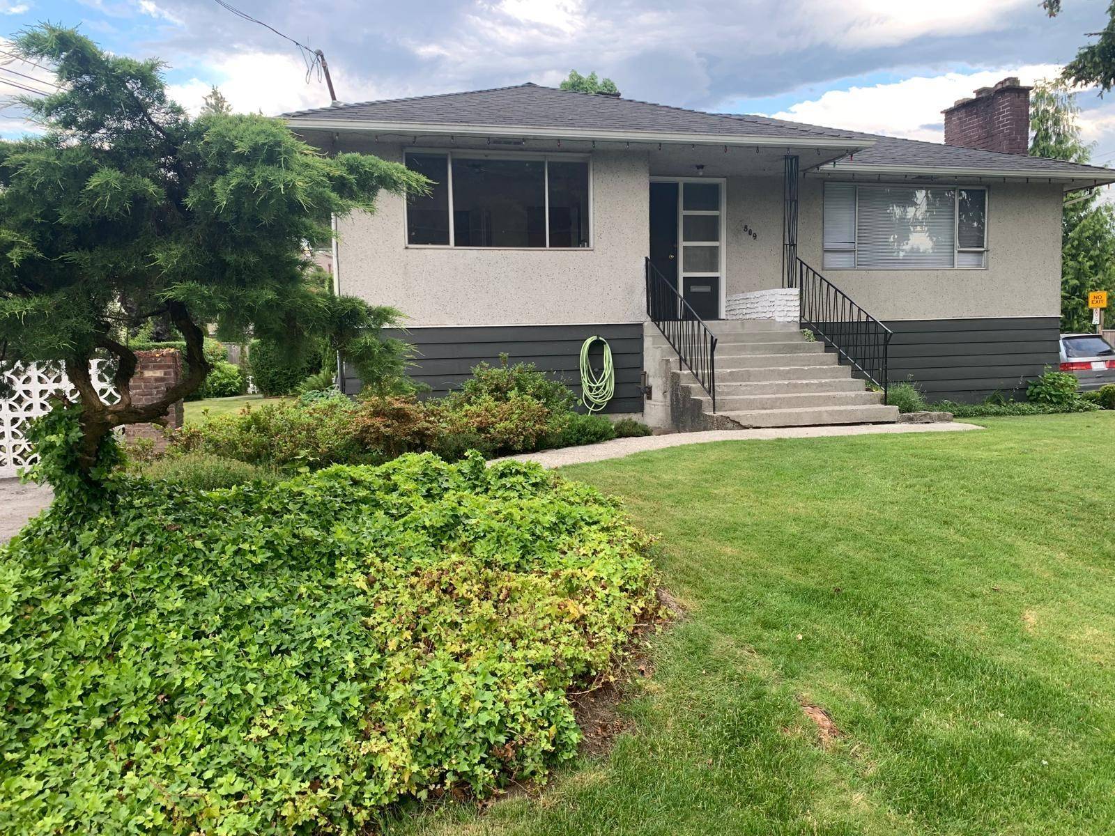 Coquitlam, BC V3J 5B9,809 Porter ST
