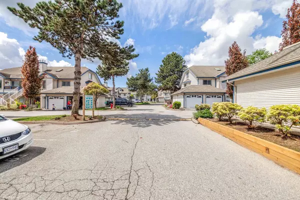 Surrey, BC V3W 0W9,7837 120a ST #222