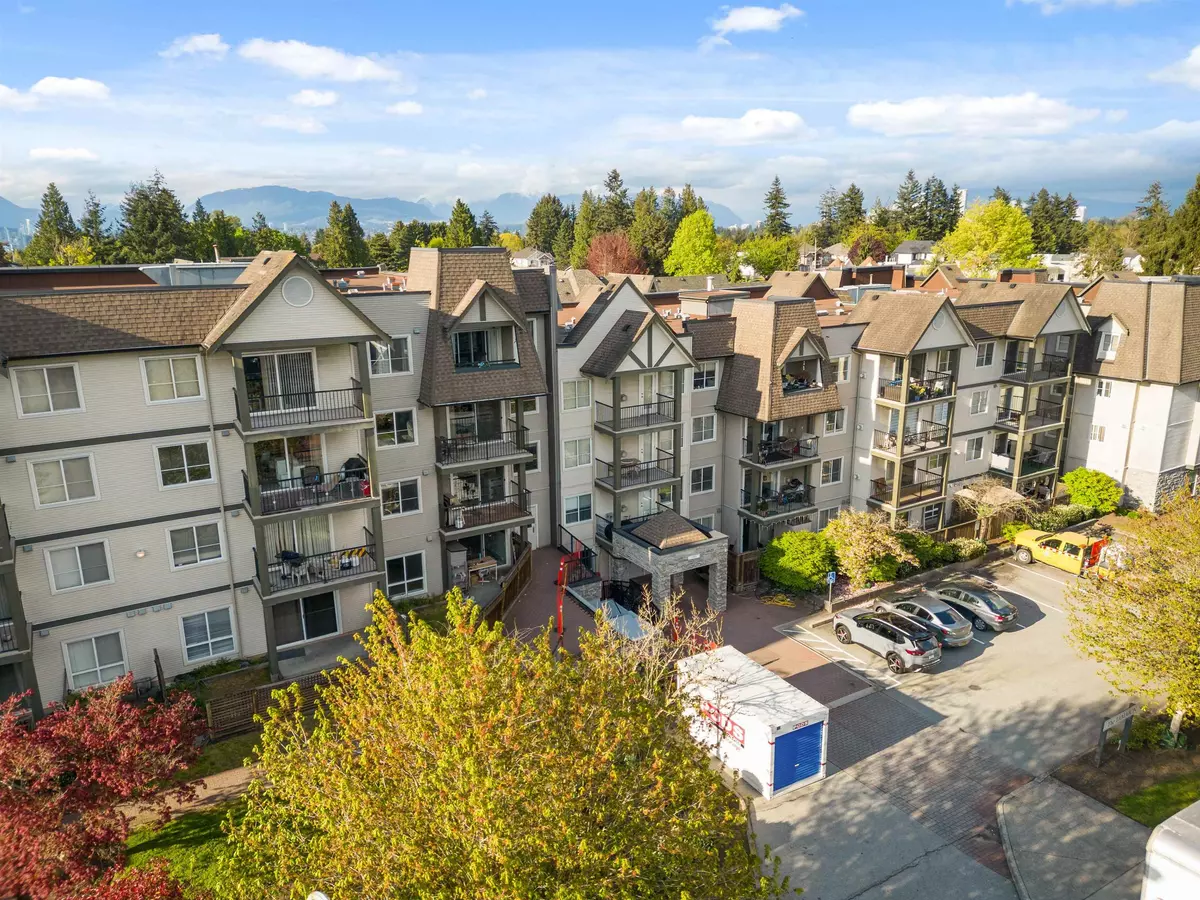 Surrey, BC V3V 8C8,12083 92a AVE #301