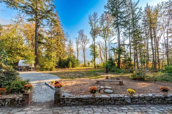 Hope, BC V0X 1L3,20738 Landstrom RD