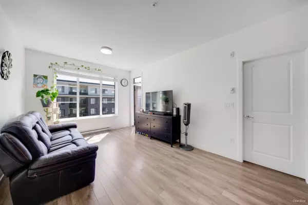 Surrey, BC V4N 6W9,15825 85 AVE #418