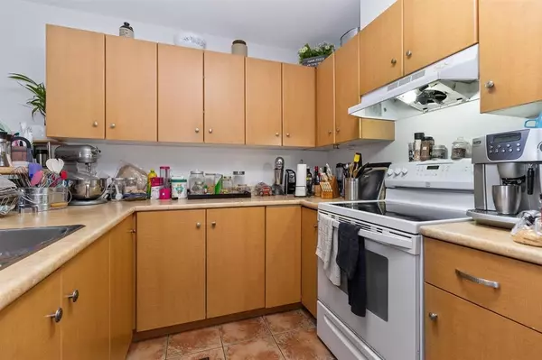 Abbotsford, BC V2T 0B1,30461 Blueridge DR #203