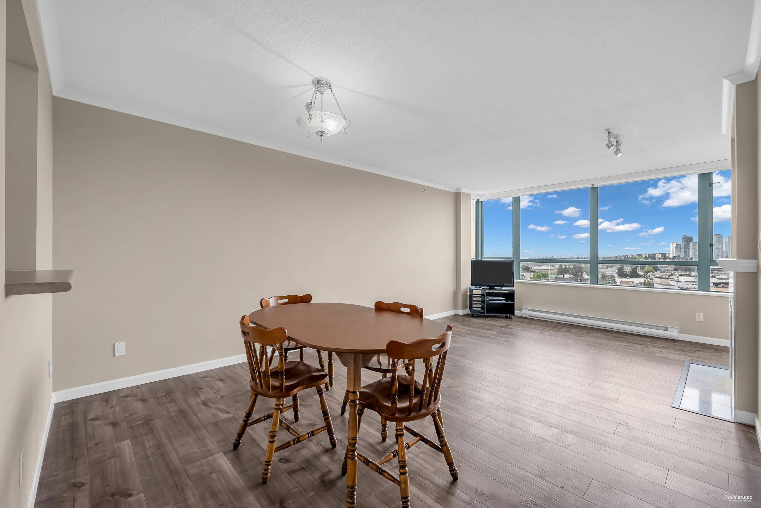Burnaby, BC V5E 4K2,6622 Southoaks CRES #1402