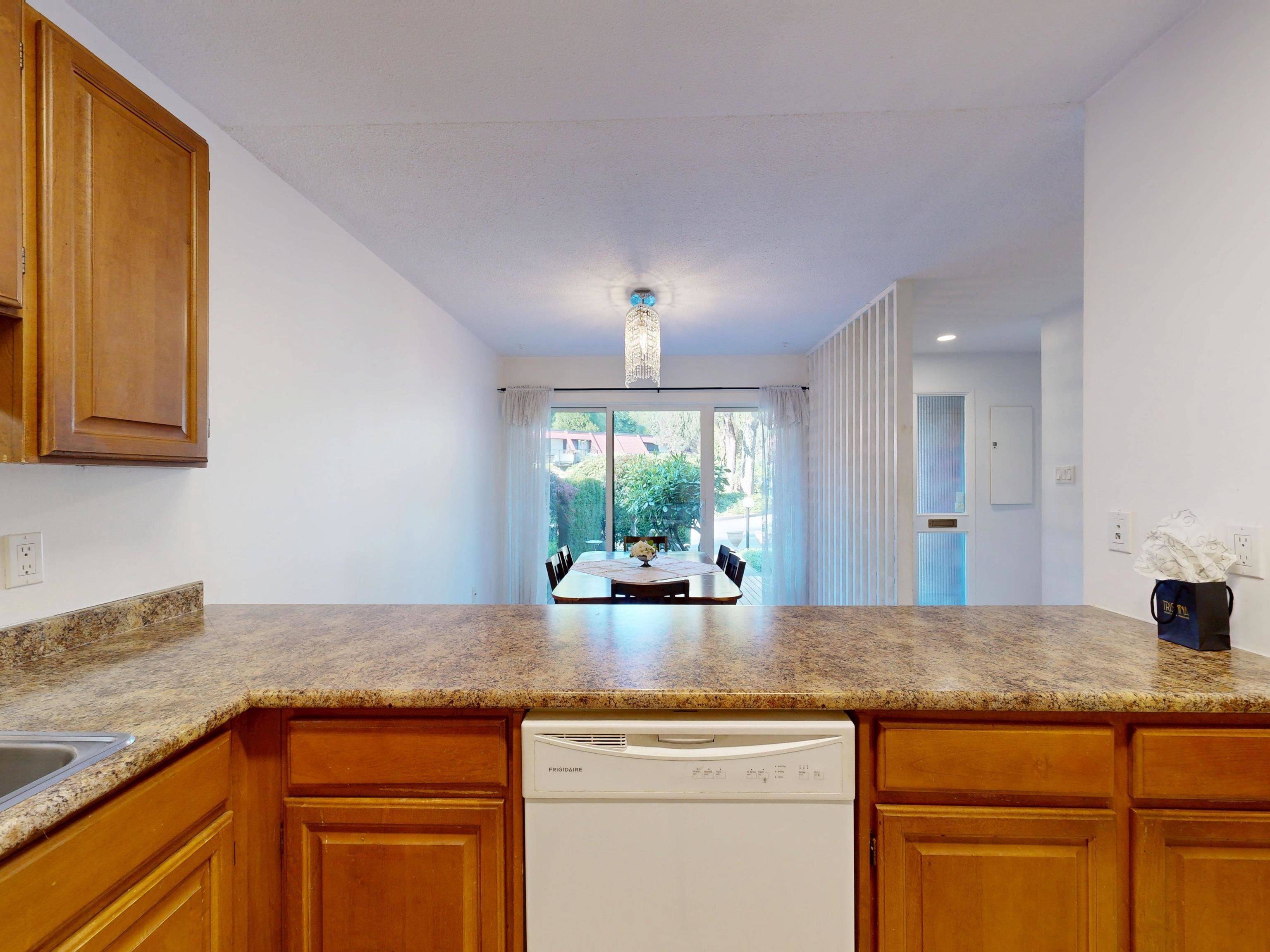 9828 Belfriar DR Burnaby, BC V3N 4N1