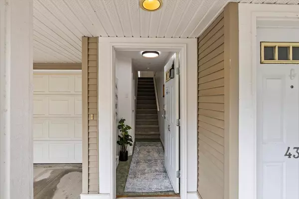 Port Coquitlam, BC V3B 7X8,2927 Fremont ST #42