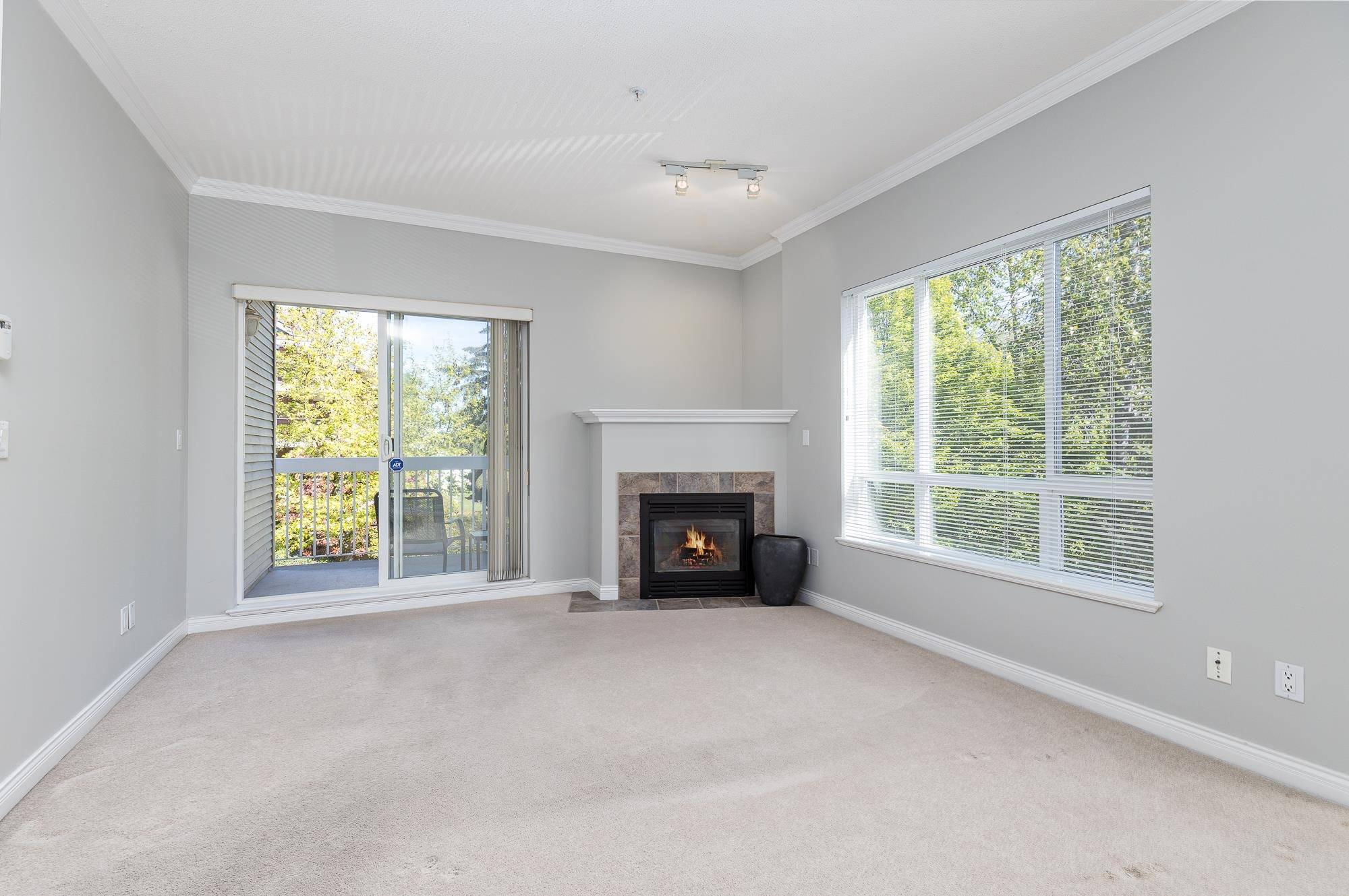 Surrey, BC V4A 9Y1,1685 152a ST #208