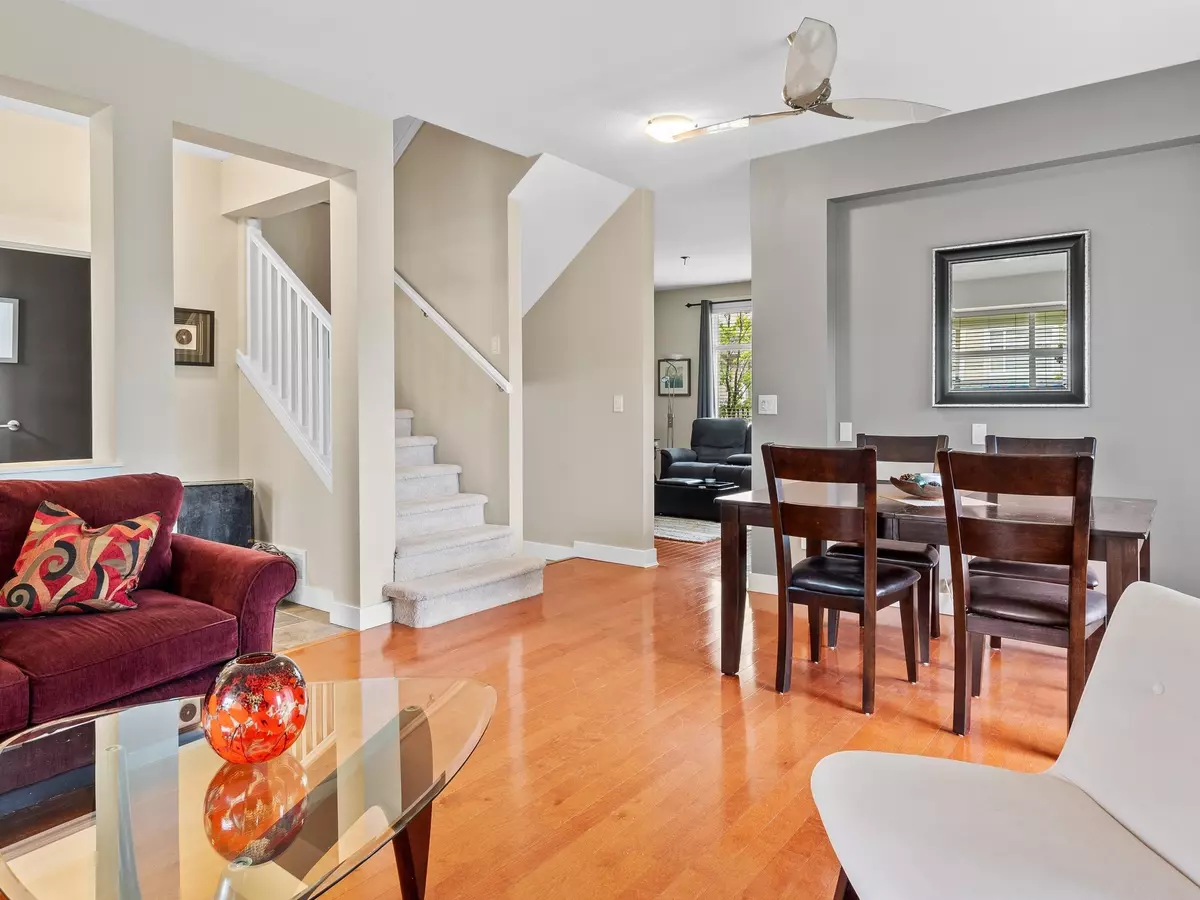 White Rock, BC V3Z 0Y4,15237 36 AVE #8