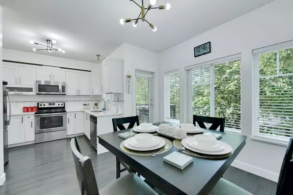 Surrey, BC V3W 2C3,13864 Hyland RD #10