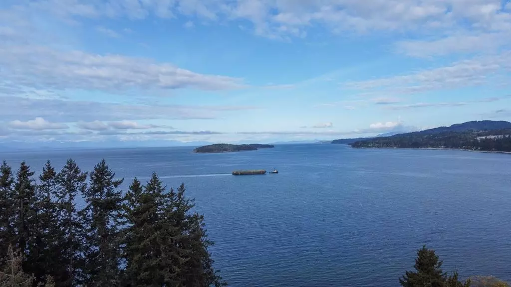 5330 Snodgrass RD, Sechelt, BC V0N 3A2