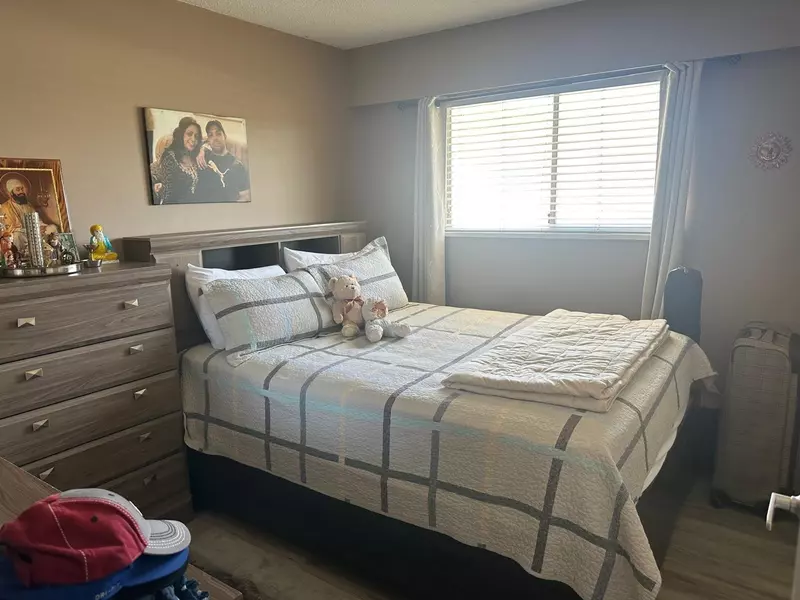 13410 64 AVE, Surrey, BC V3W 8V6