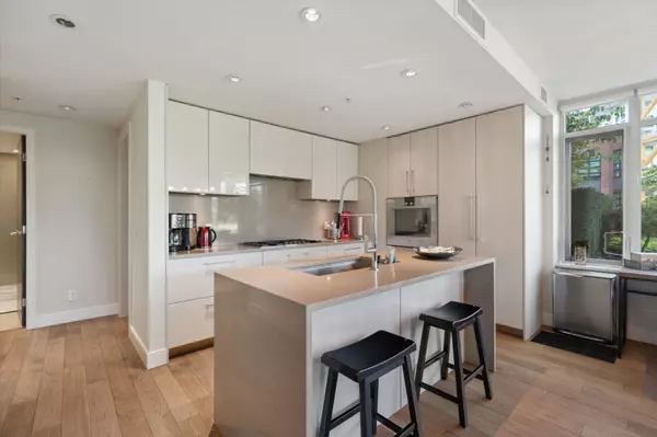 210 Salter ST #204 New Westminster, BC V3M 0J9
