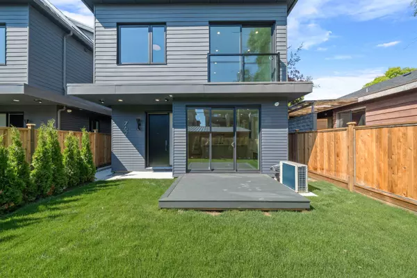 760 W 48th AVE #2, Vancouver, BC V5Z 2R9