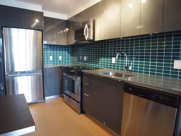 Vancouver, BC V6B 0M2,1325 Rolston Street #510