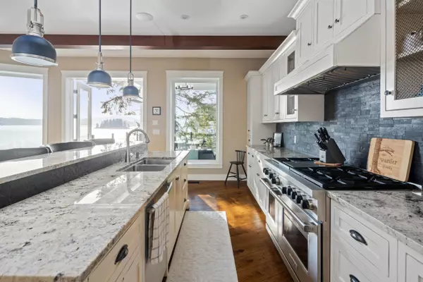 4825 Belcarra Bay RD Belcarra, BC V3H 4N4