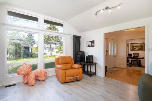 Delta, BC V4E 2Z5,11716 Summit CRES