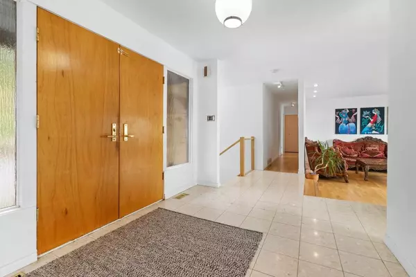 West Vancouver, BC V7S 2S1,1456 Chartwell DR