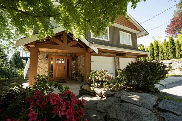 105 Wharf RD, Gibsons, BC V0N 1V6